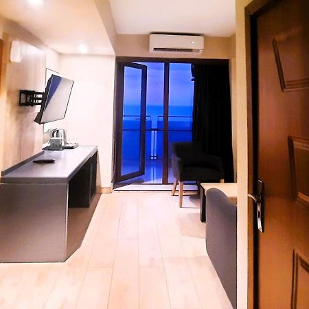 Ashtal Beach Hotel Batumi Bagian luar foto