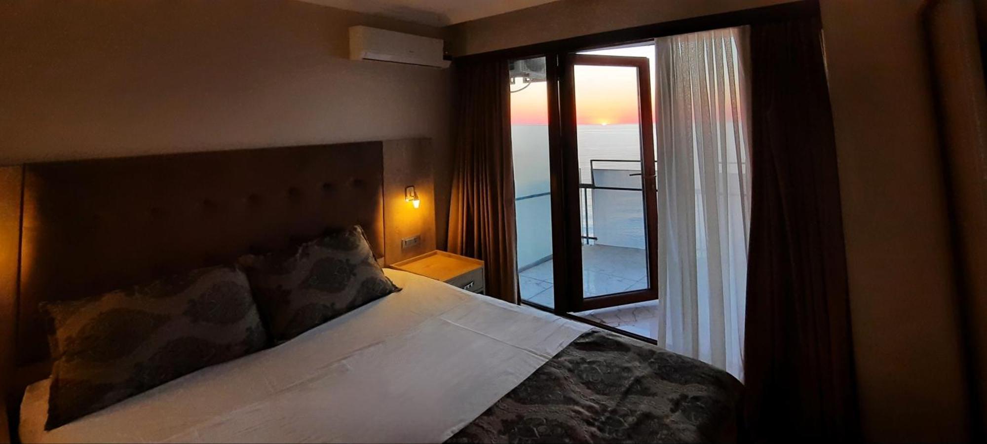 Ashtal Beach Hotel Batumi Bagian luar foto