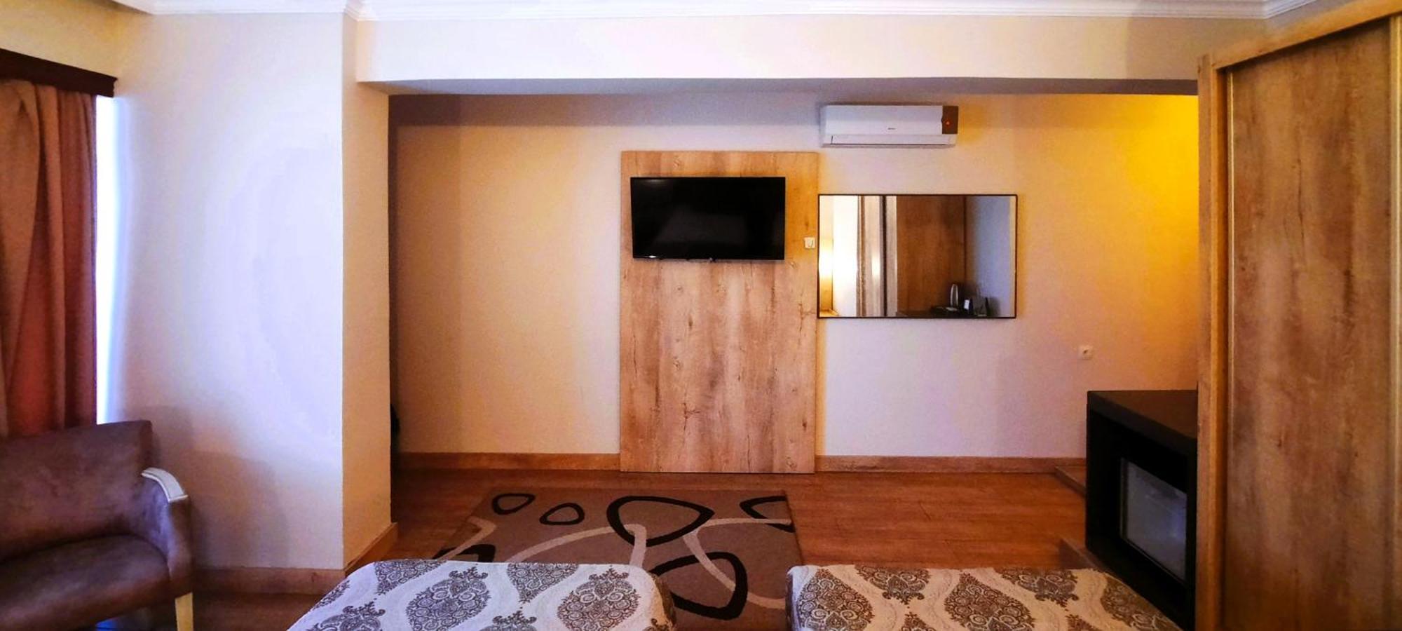 Ashtal Beach Hotel Batumi Bagian luar foto